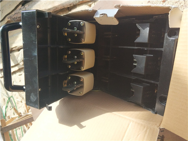 熔断器式隔离开关